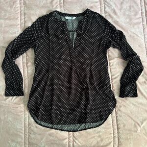 Old Navy Black and White Polka Dot V Neck With Buttons Long Sleeve Size Medium